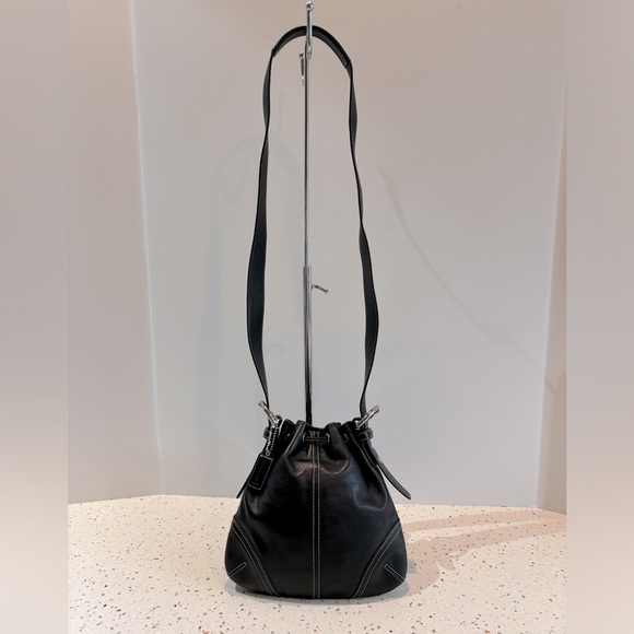 Coach Metro Small Leather Bucket Shoulder or Crossbody Handbag - Picture 12 of 14